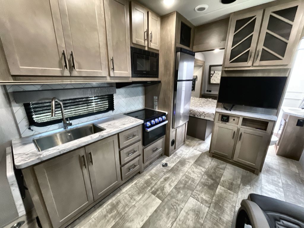 2023 Grand Design Momentum G-Class TT 23G