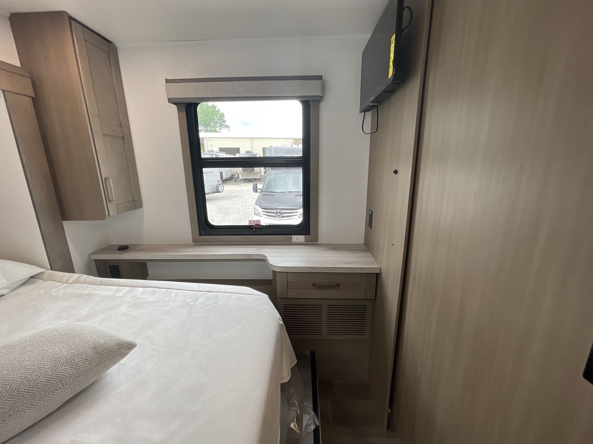 2027 Jayco Greyhawk 30Z